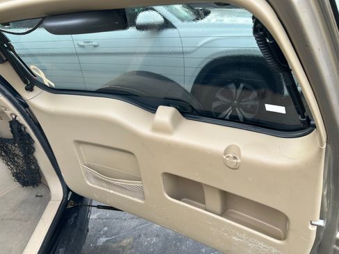 Used 2006 Honda CR-V LX image 9