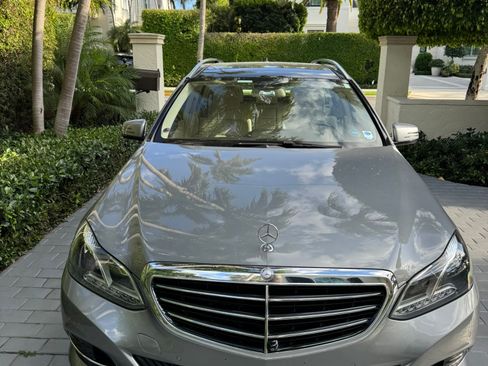 Used 2015 Mercedes-Benz E 350 E 350 4MATIC Wagon 4D image 2