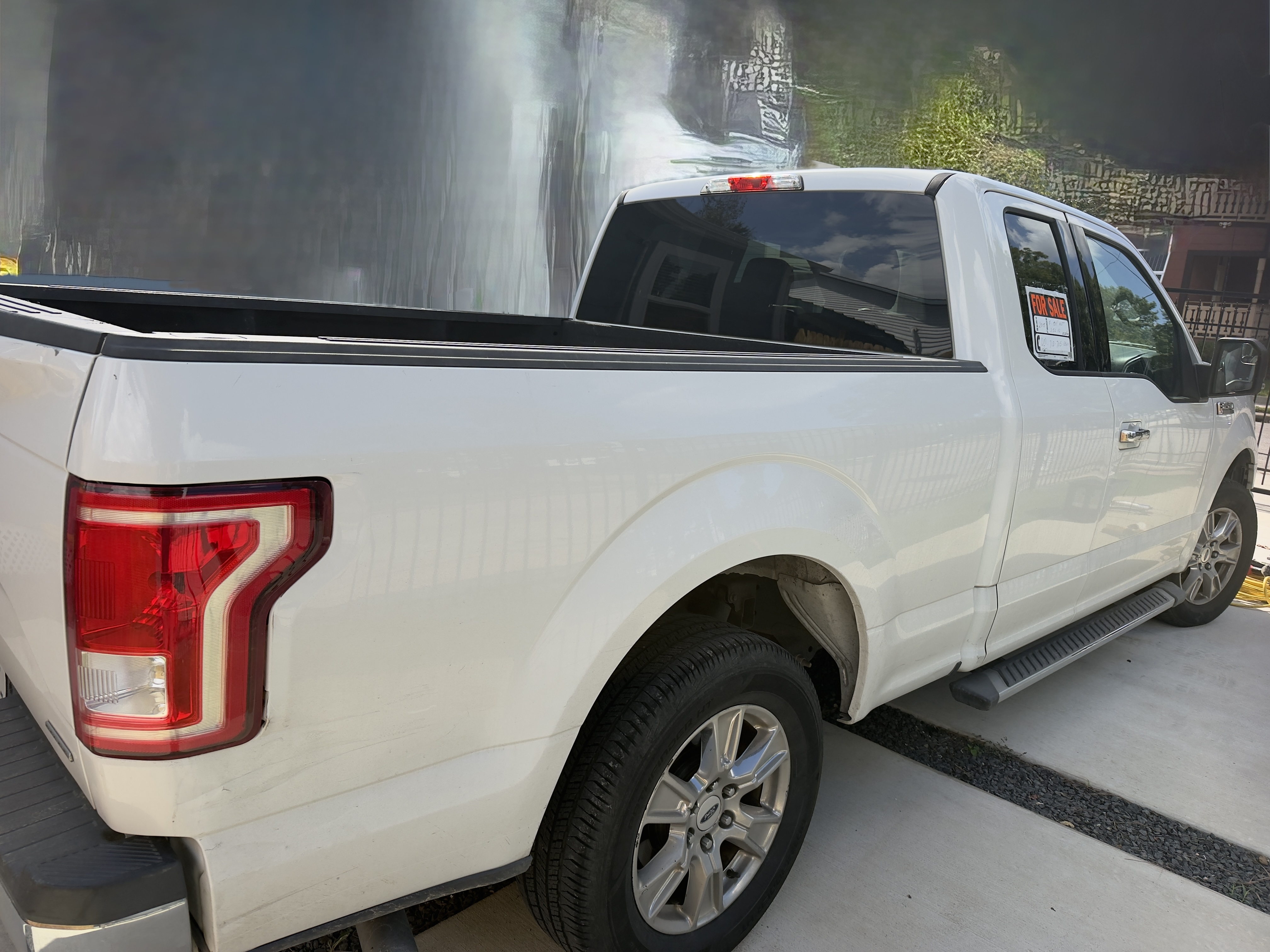 Used 2015 Ford F150 XLT w/ Equipment Group 301A Mid RWD image 11