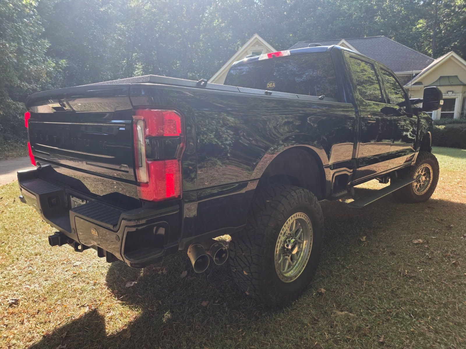 Used 2023 Ford F250 Platinum AWD/4WD image 9