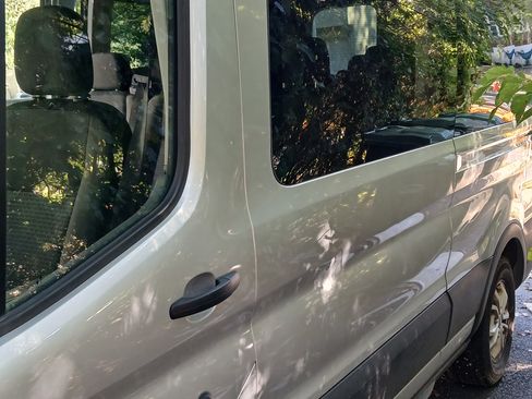 Used 2024 Ford Transit 350 XLT image 10