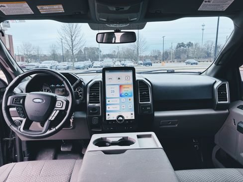 Used 2015 Ford F150 XLT w/ Equipment Group 302A Luxury image 10