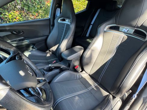 Used 2022 Hyundai Veloster N image 13