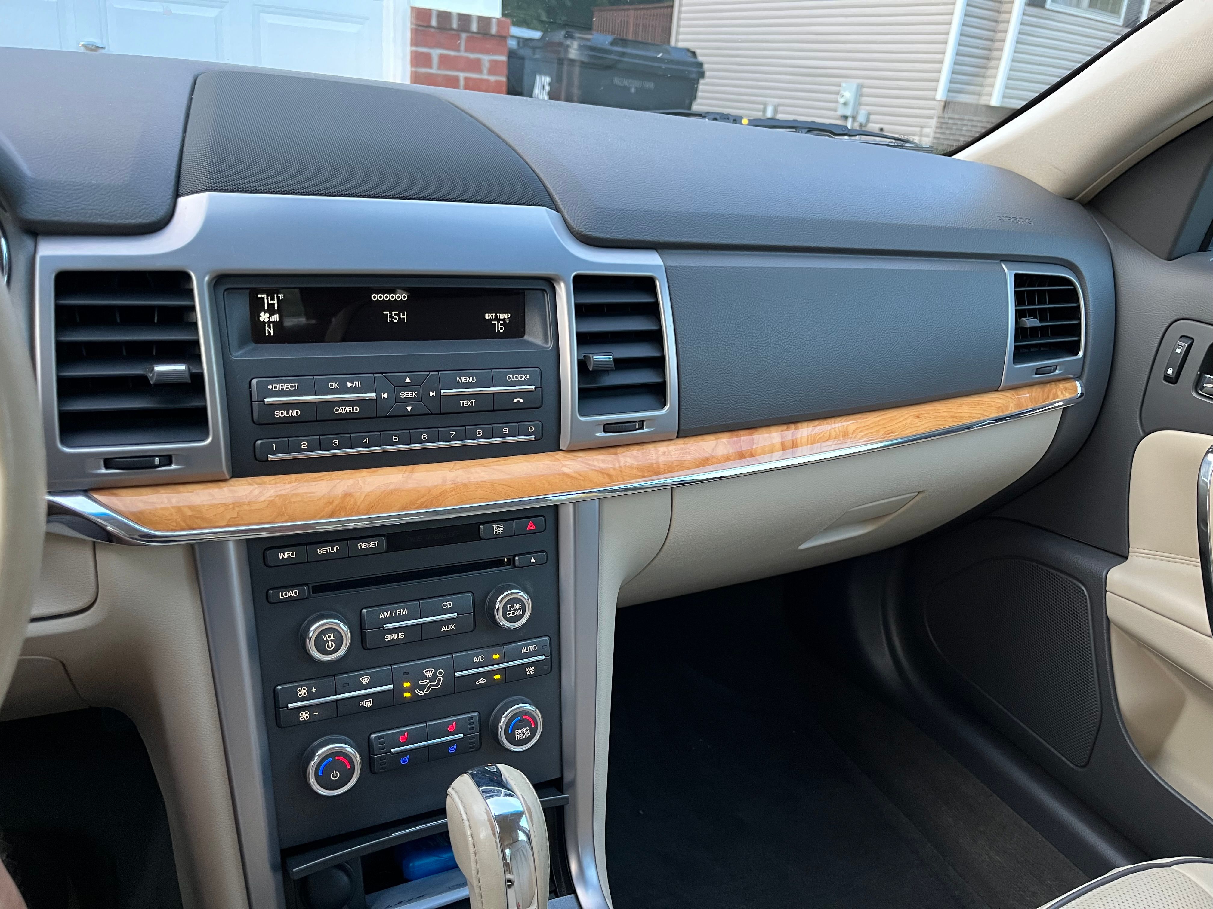 Used 2012 Lincoln MKZ FWD image 18