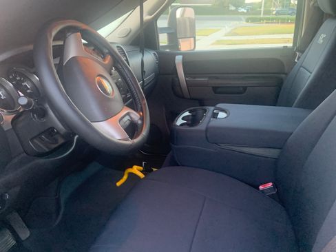 Used 2012 Chevrolet Silverado 2500 LT w/ Interior Plus Package AWD/4WD image 6