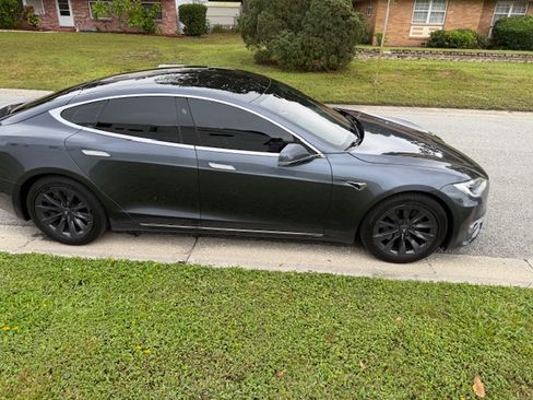 Used 2018 Tesla Model S 75D image 4