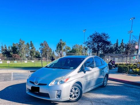 Used 2011 Toyota Prius Four image 1