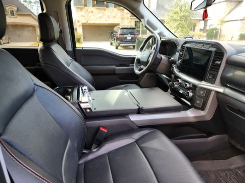 Used 2022 Ford F150 Lariat w/ Max Trailer Tow Package image 11