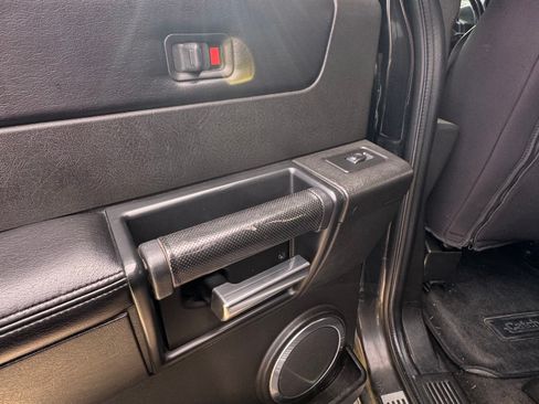 Used 2006 HUMMER H2 image 2