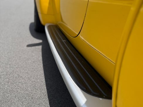 Used 2004 Chevrolet SSR w/ Preferred Equipment Group RWD image 9