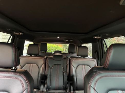 Used 2022 Ford Expedition Max Limited image 13