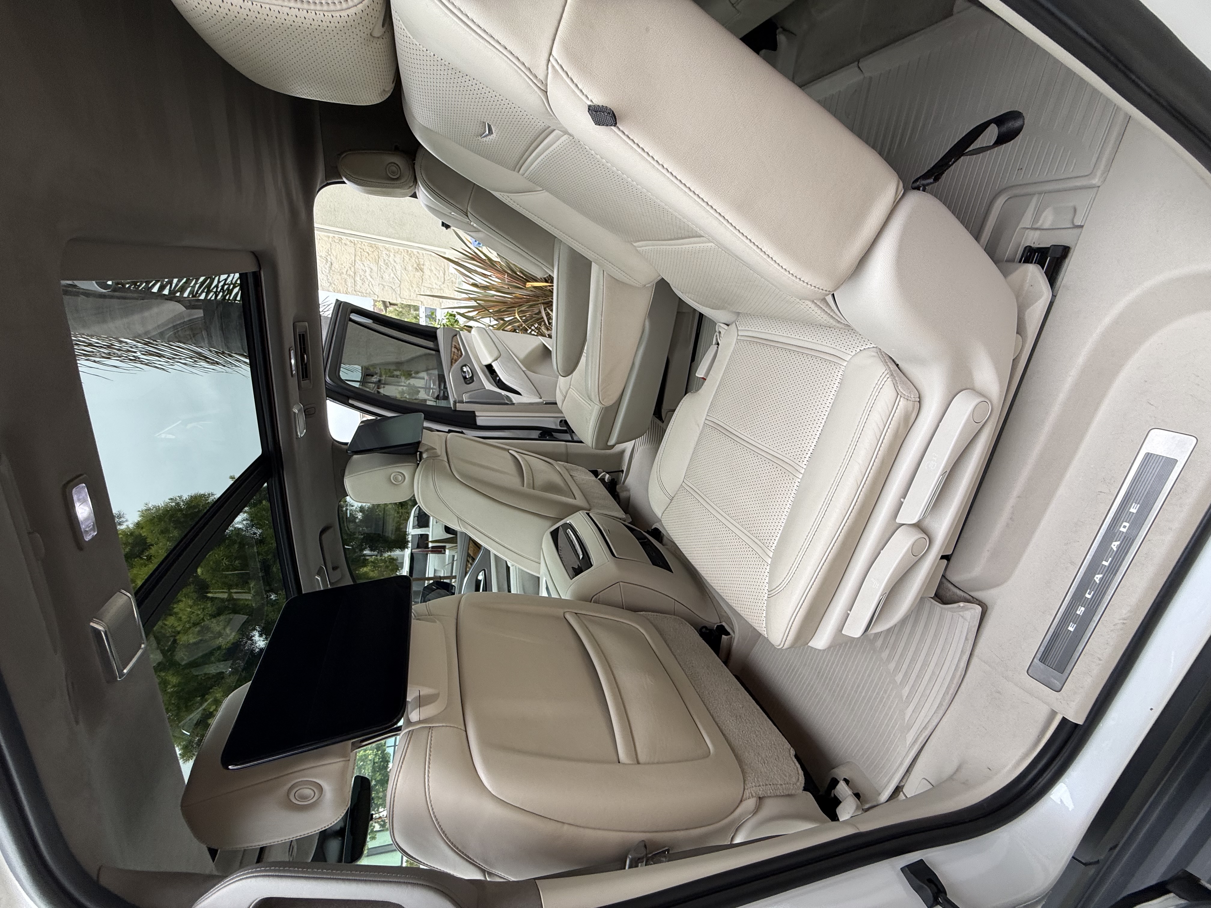 Used 2021 Cadillac Escalade ESV Sport Platinum AWD/4WD image 13