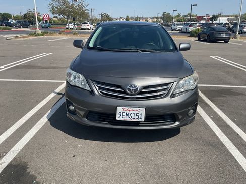 Used 2013 Toyota Corolla LE w/ Premium Complete Pkg image 2