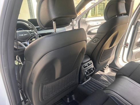 Used 2024 Genesis GV70 2.5T w/ Sport Prestige Package image 18