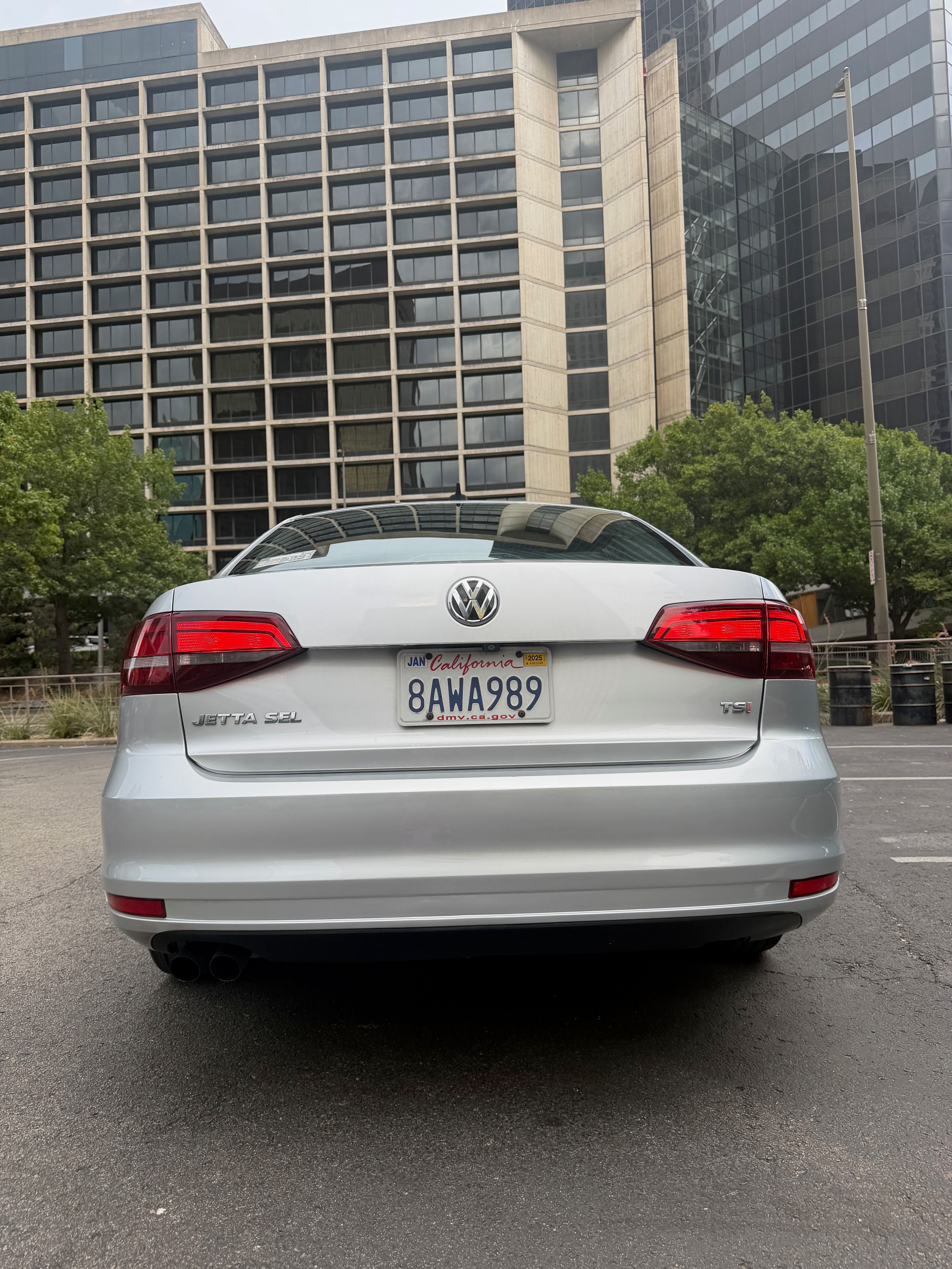 Used 2016 Volkswagen Jetta SEL w/ Lighting Package FWD image 27
