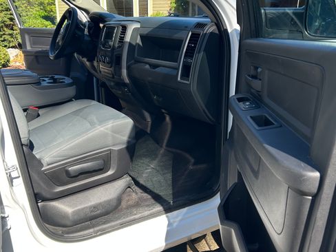 Used 2018 RAM 2500 Tradesman w/ Chrome Appearance Group image 11