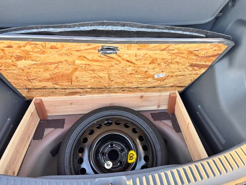 Used 2020 Chevrolet Bolt LT image 31