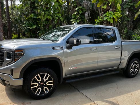 Used 2023 GMC Sierra 1500 AT4 w/ Technology Package AWD/4WD image 2