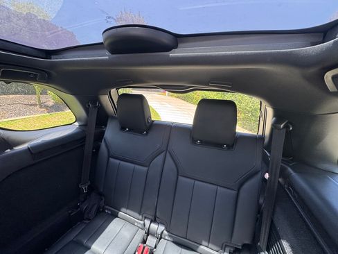 Used 2019 Land Rover Discovery HSE AWD/4WD image 11