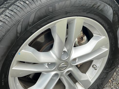 Used 2013 Nissan Rogue SV image 4