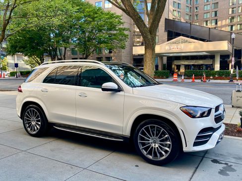 Used 2021 Mercedes-Benz GLE 350 image 1