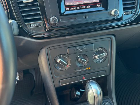 Used 2019 Volkswagen Beetle 2.0T S image 14