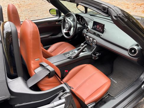 Used 2023 MAZDA MX-5 Miata Grand Touring image 6