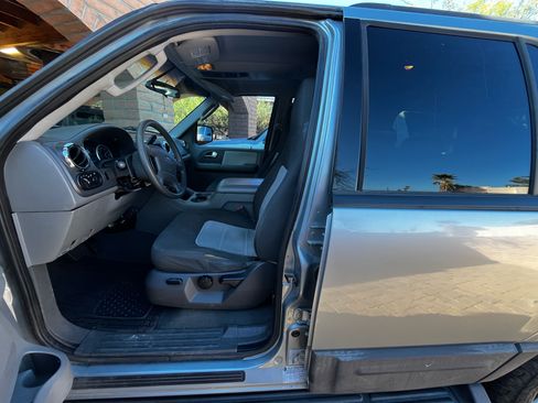 Used 2006 Ford Expedition XLT image 4