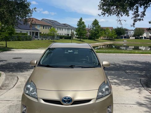Used 2011 Toyota Prius Three w/ Navigation Pkg FWD image 9