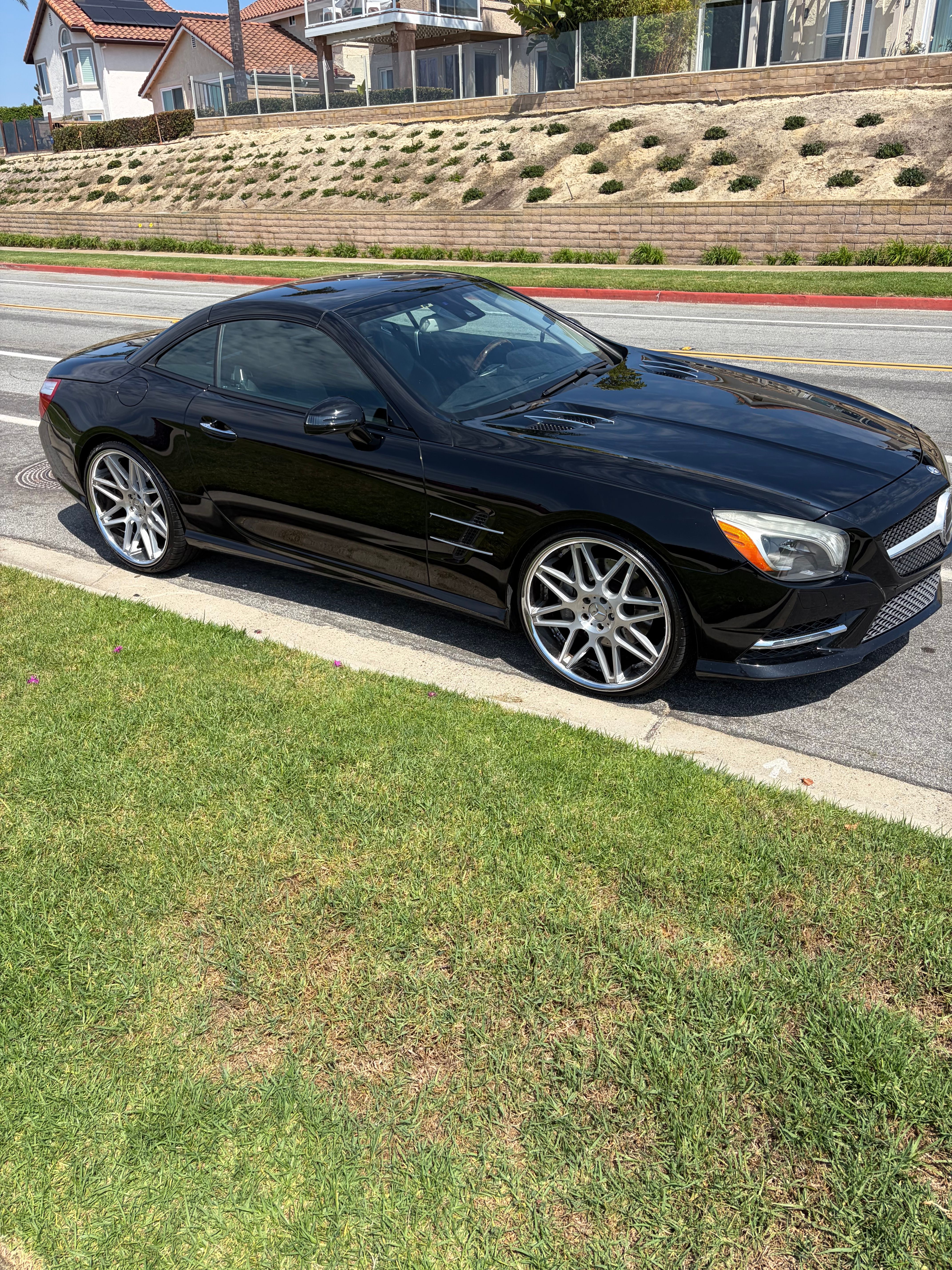 Used 2013 Mercedes-Benz SL 550 w/ Premium Pkg image 9