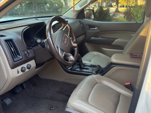 Used 2017 GMC Canyon SLT w/ Driver Alert Package image 9