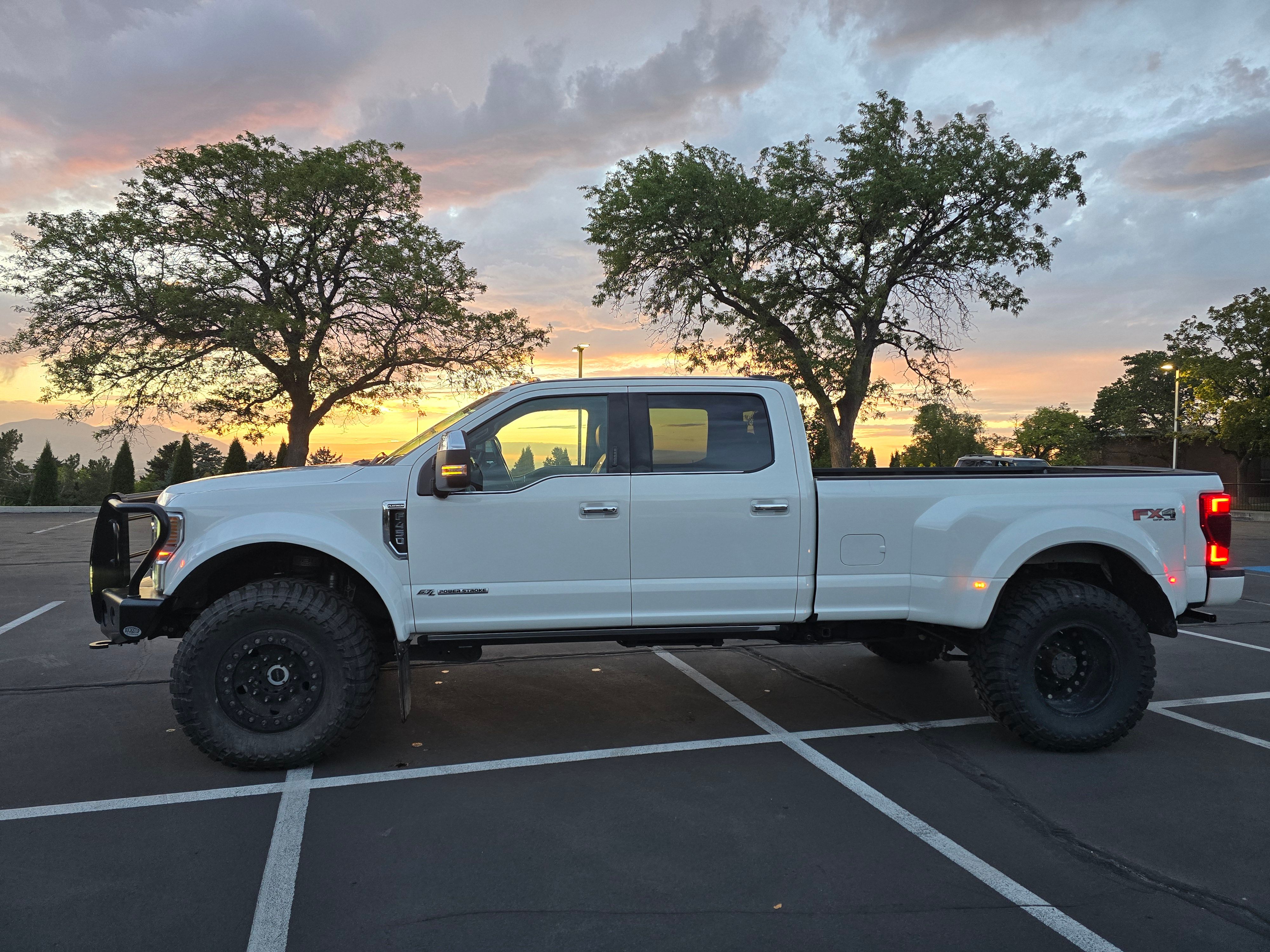 Used 2020 Ford F450 Platinum w/ FX4 Off-Road Package AWD/4WD image 18