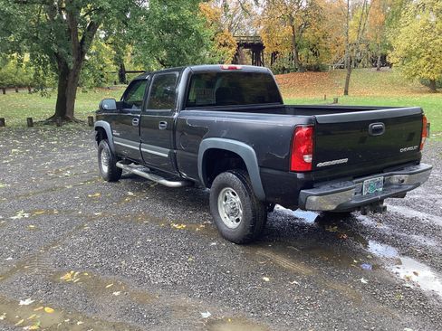 Used 2005 Chevrolet Silverado 2500 LT w/ Heavy-Duty Power Package image 5