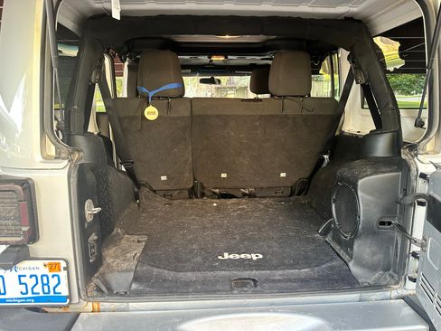 Used 2012 Jeep Wrangler Unlimited Sahara w/ Mopar Chrome Edition Group AWD/4WD image 6