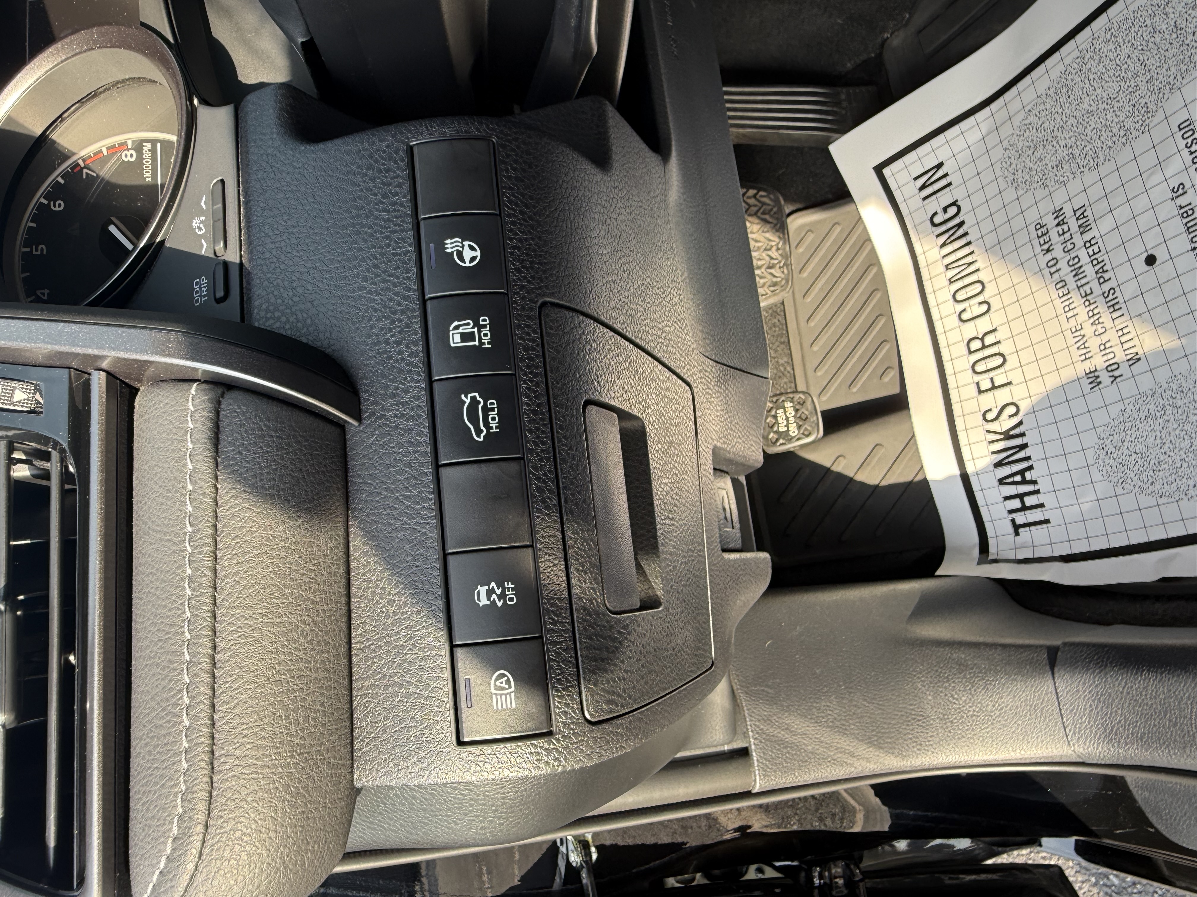 Used 2021 Toyota Camry SE w/ Cold Weather Package FWD image 16