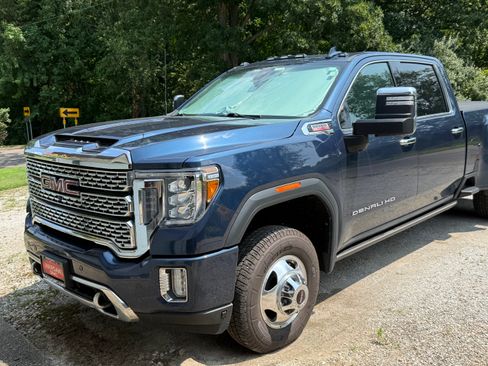 Used 2022 GMC Sierra 3500 Denali AWD/4WD image 10