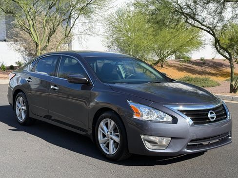 Used 2013 Nissan Altima 2.5 SV FWD image 1