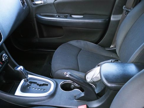 Used 2014 Chrysler 200 LX image 17