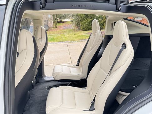 Used 2018 Tesla Model X 100D image 10