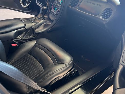 Used 1997 Chevrolet Corvette Coupe w/ Memory Pkg RWD image 14