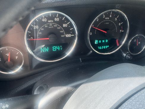 Used 2015 Jeep Wrangler Sport w/ Connectivity Group image 8