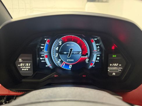 Used 2018 Lamborghini Aventador S image 13