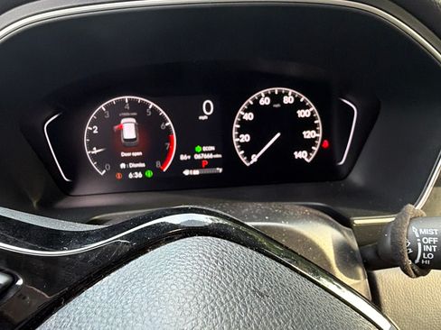 Used 2023 Honda Pilot Touring image 2