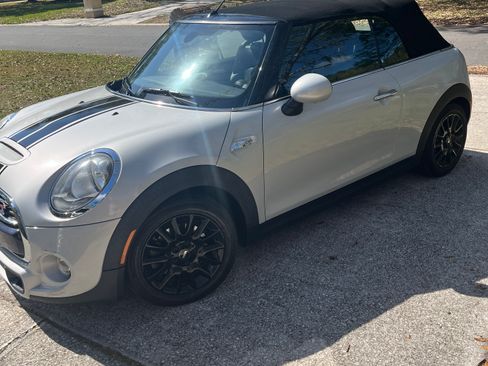 Used 2018 MINI Cooper S image 4
