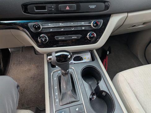 Used 2016 Kia Sedona LX w/ Option Group 020 image 17