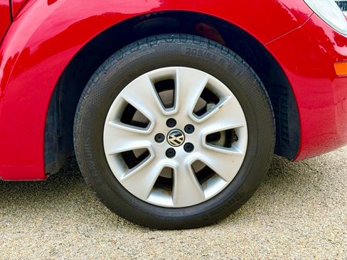 Used 2009 Volkswagen Beetle S FWD image 26