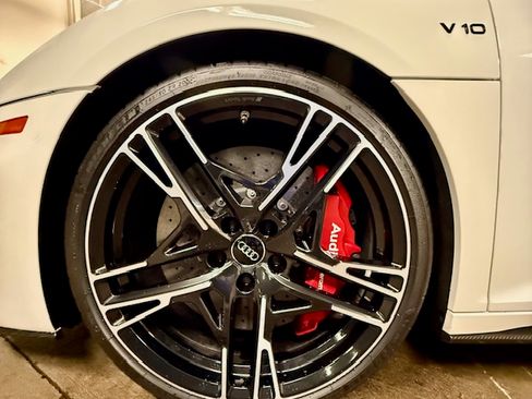 Used 2020 Audi R8 V10 performance image 14