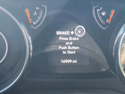 Used 2020 Jeep Wrangler Sport image 12