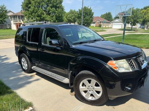 Used 2012 Nissan Pathfinder SV AWD/4WD image 12