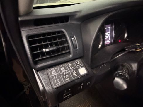 Used 2020 Toyota 4Runner Venture w/ Moonroof Package image 15